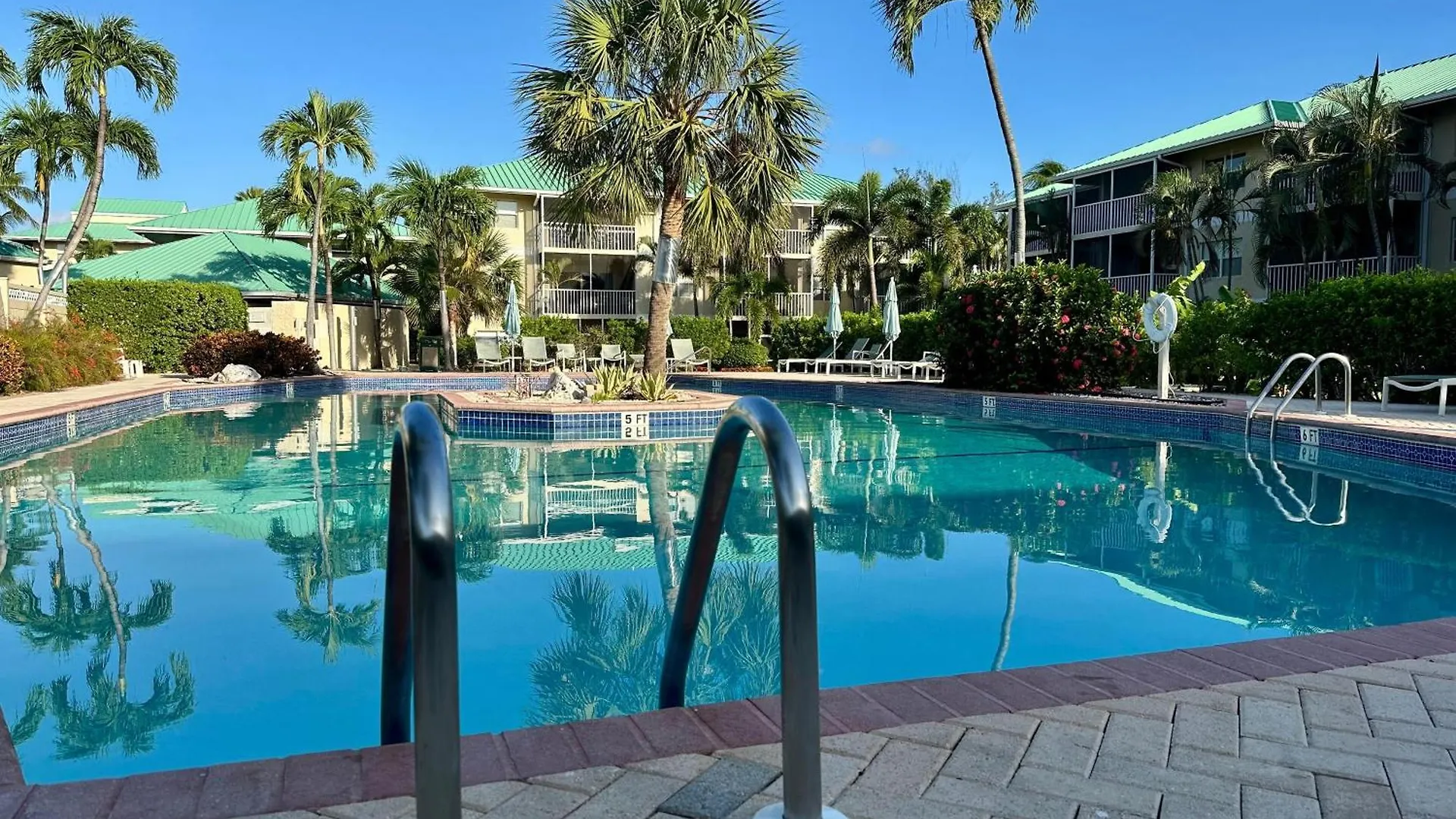 Дом отдыха Plantation Village #37 Condo Seven Mile Beach